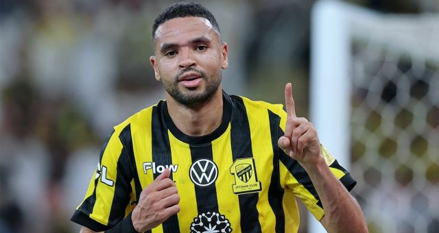 Fenerbahçe'den olaylı ayrılmıştı! Yeni takımında kral oldu