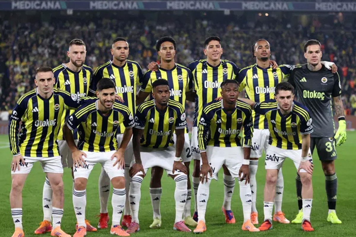 Fenerbahçe\'den olaylı ayrılmıştı! Yeni takımında kral oldu