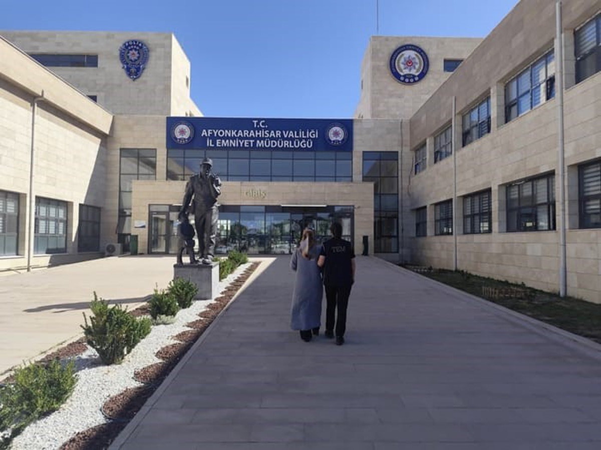 Afyonkarahisar\'da FETÖ\'den aranan şahıs yakalanarak tutuklandı