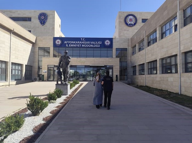 Afyonkarahisar'da FETÖ'den aranan şahıs yakalanarak tutuklandı