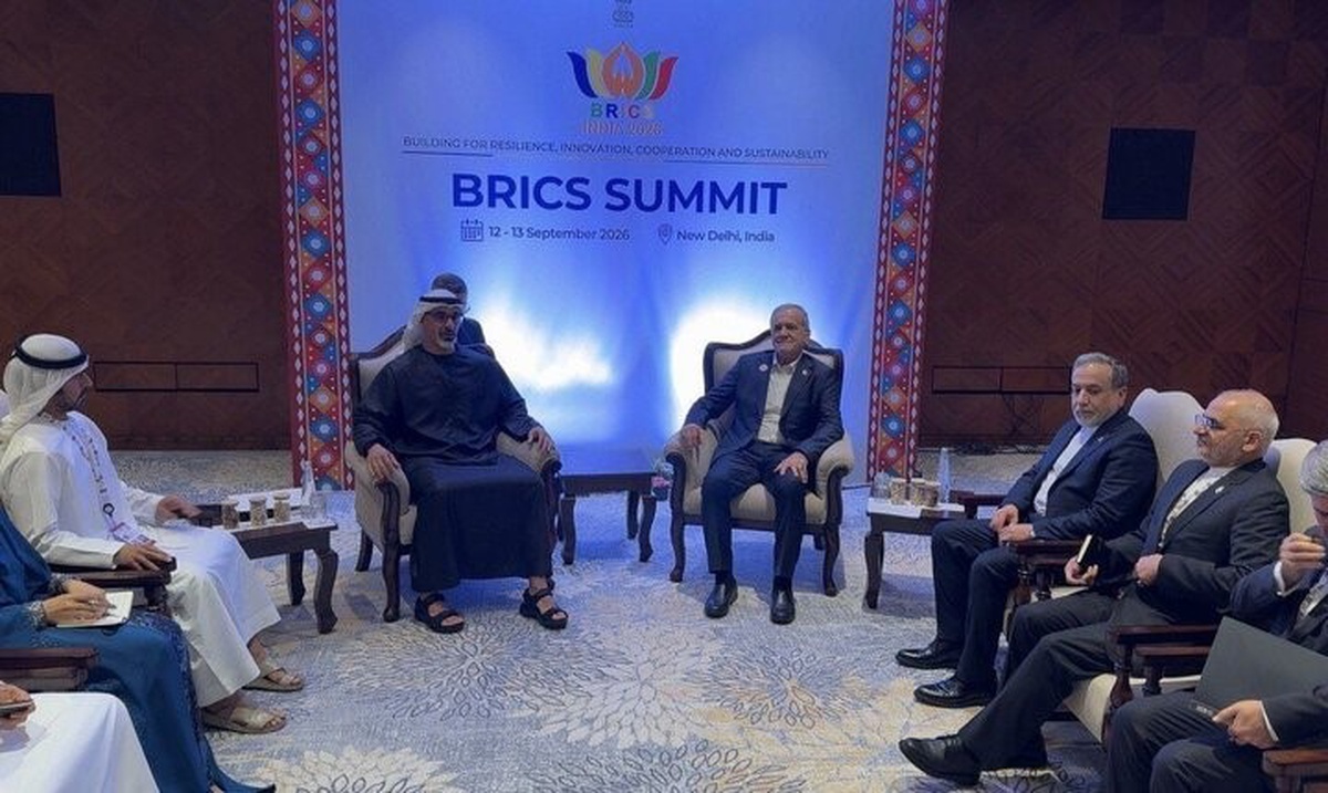 Pezeşkiyan, BRICS zirvesinde BAE Veliaht Prensi ile bir araya geldi