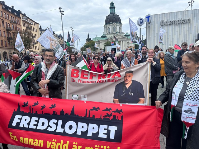Stockholm'de Gazze ve Lübnan saldırılarına karşı gösteri düzenlendi