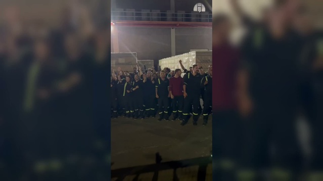 İzmir Aliağa'da Smart Güneş işçileri üretimi durdurdu