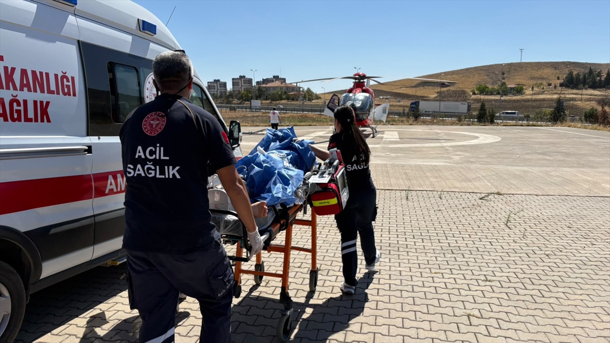 Kırıkkale\'deki 2 çocuk hava ambulansıyla Ankara Etlik Şehir Hastanesi\'ne sevk edildi