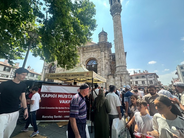 Konya'da vakıfların hayır şartları Mevlid Kandili'nde yerine getirildi