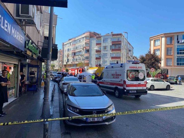 Küçükçekmece'de su tankerinin altında kalan kadın öldü, sürücü gözaltına alındı