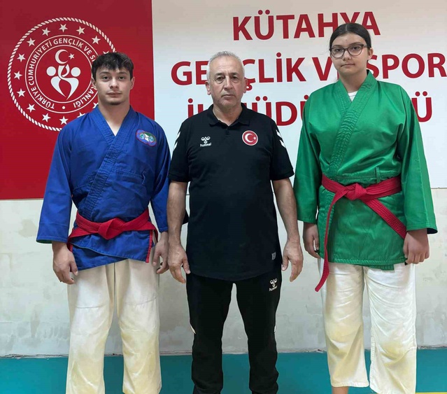 Kütahyalı iki kuraş sporcusu Bulgaristan'da Türkiye'yi temsil edecek