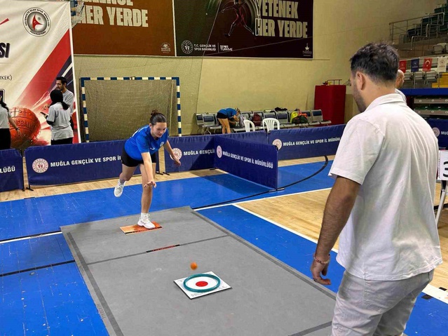 Milli sporcu Sıla Aleyna Çelebi, Muğla'da Hemsball Türkiye Şampiyonası'nda mücadele ediyor