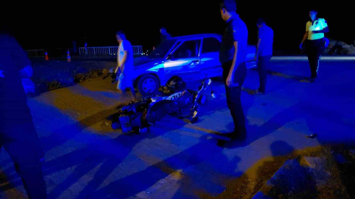 Osmaniye Düziçi'nde otomobil motosiklete çarptı, sürücü yaralandı