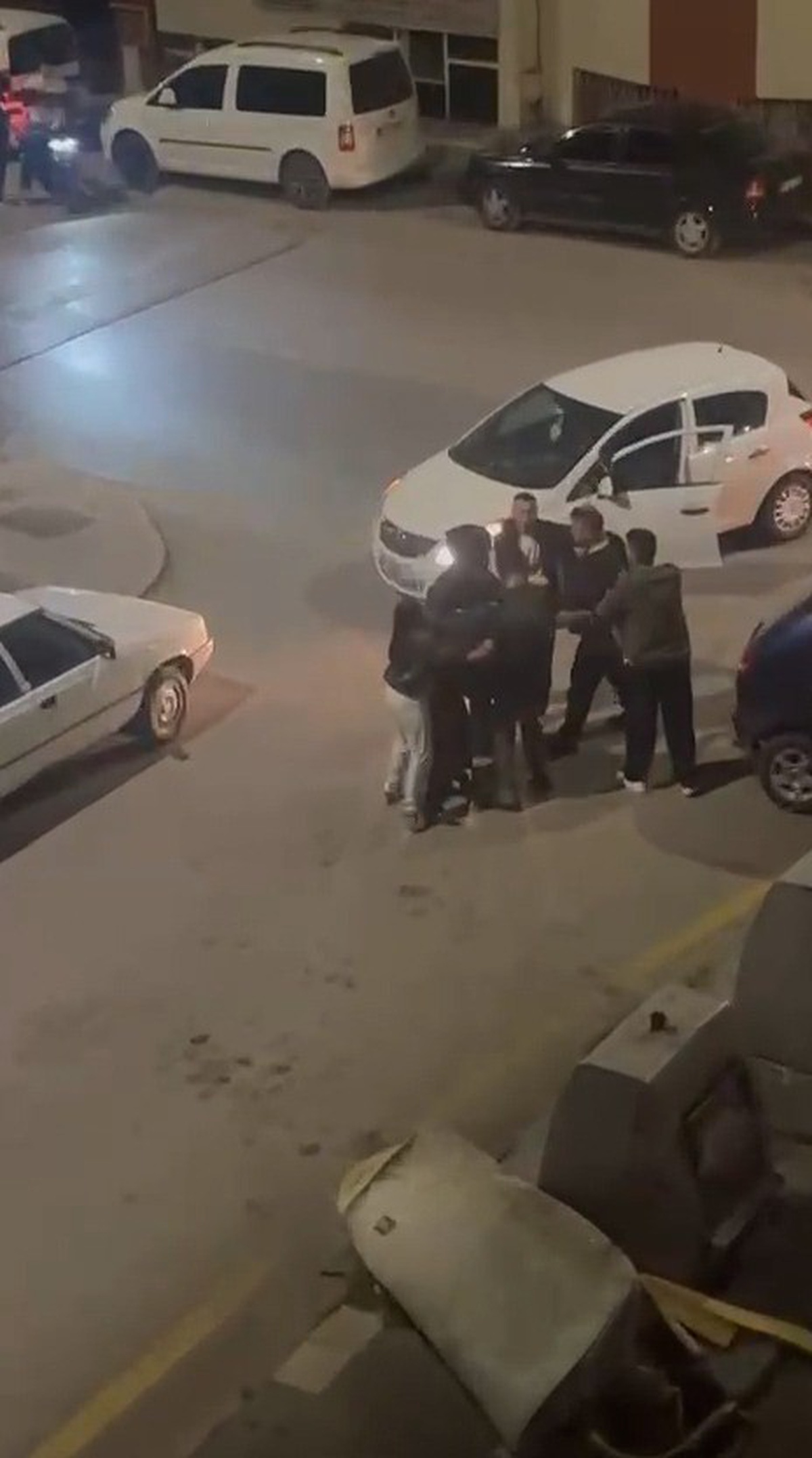 Bolu\'da kavgada bıçakla saldırmaya çalışan şüpheli polis tarafından yakalandı