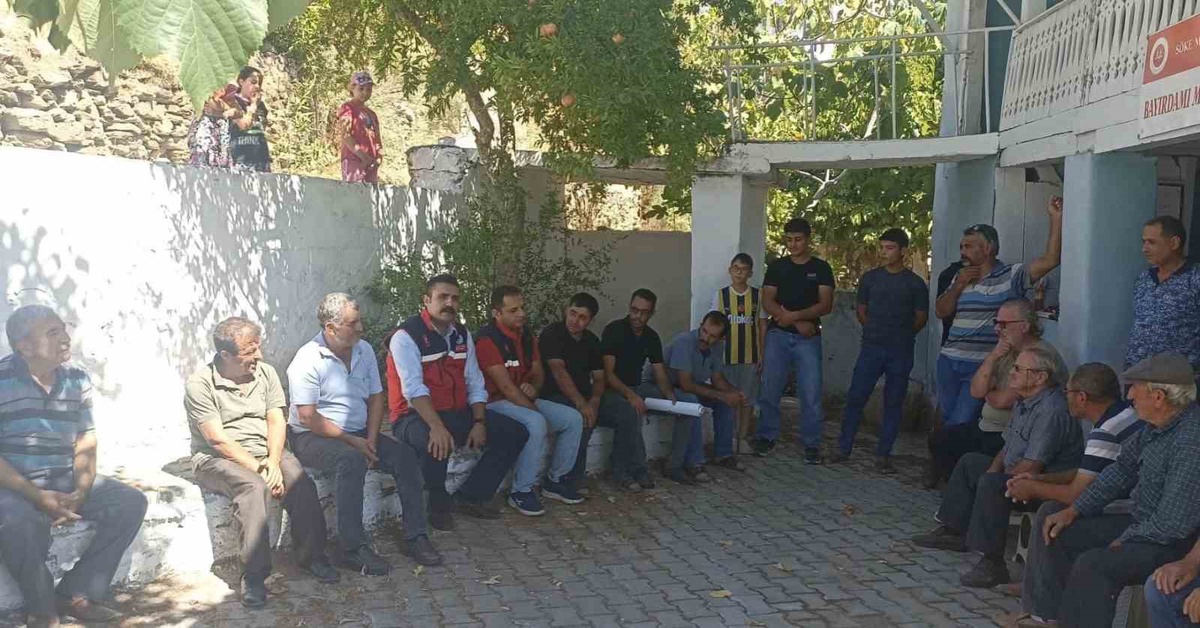 Söke\'de çiftçilerle buluşan tarım ekipleri sorunlara çözüm aradı
