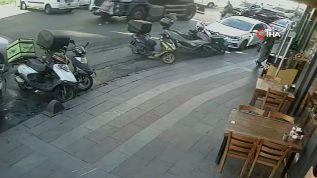 Talihsiz kadın tonlarca ağırlığın altında kaldı! O anlar kamerada
