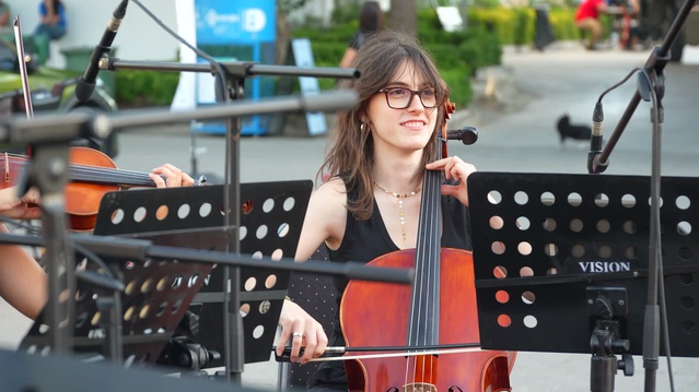 İzmir Fuarı'nın 7. gününde Teoman sahnede İzmirlilere müzik dolu gece yaşattı