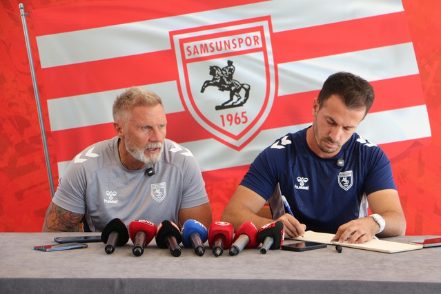 Samsunspor Teknik Direktörü Fink Çorum FK maçı öncesi iddialı konuştu