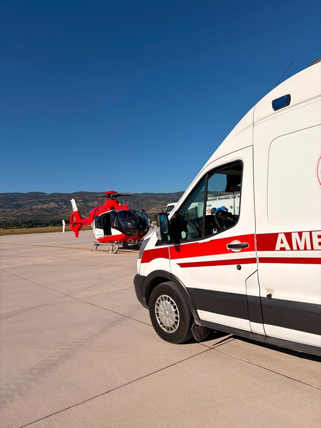 Tokat'ta beton mikserinin çarptığı sağlık personeli ambulans helikopterle Ankara'ya sevk edildi