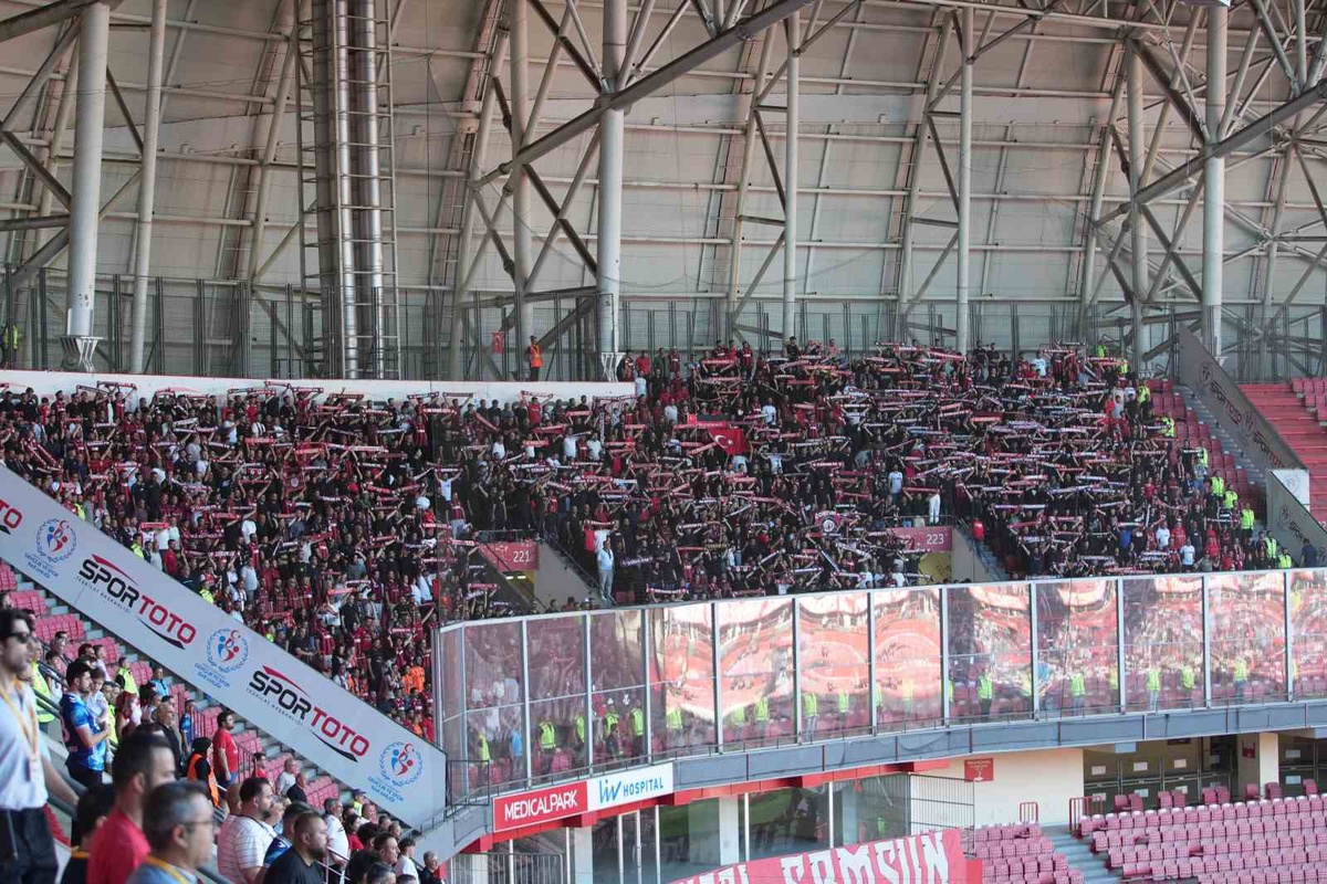 Samsunspor, Çorum FK karşısında ilk 15 dakikada 3-1 geriye düştü