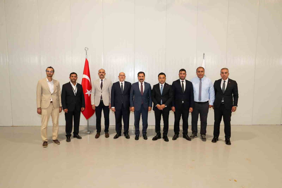 Hatay Valisi Masatlı, yapımı süren Kırıkhan Roketsan Endüstri Bölgesi\'ni inceledi