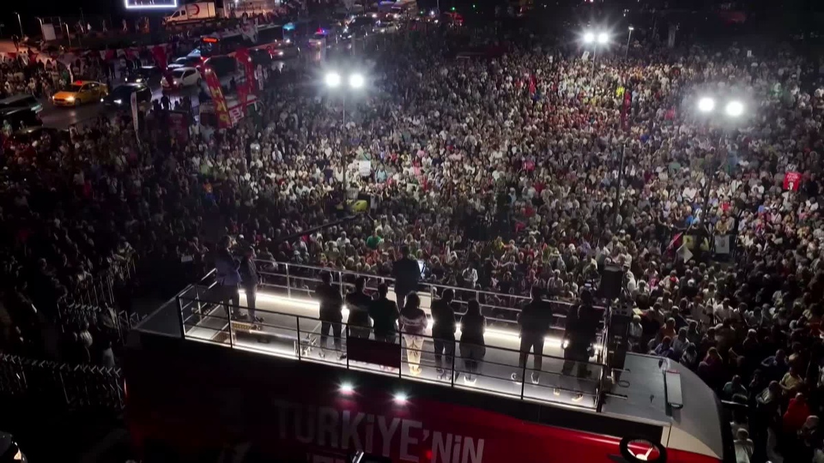 YENİ Parti\'den Üsküdar buluşması... Özel, Mansur Yavaş\'ın sözlerini tekrarladı: Ayrılıkta azap, birliktelikte rahmet vardır