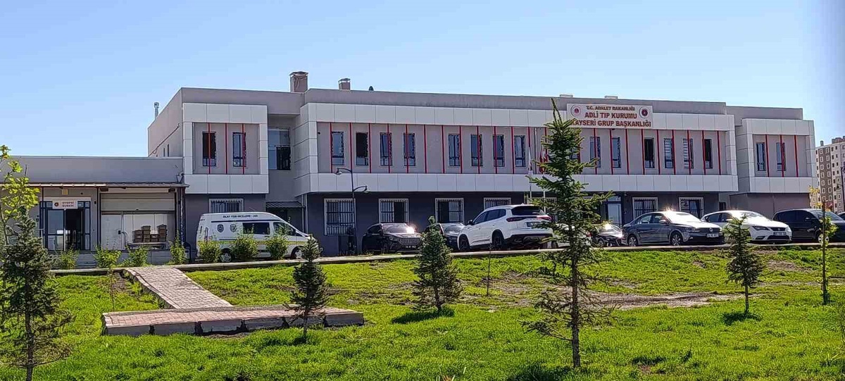Kayseri Kocasinan'da otomobilin çarptığı 76 yaşındaki adam hastanede hayatını kaybetti