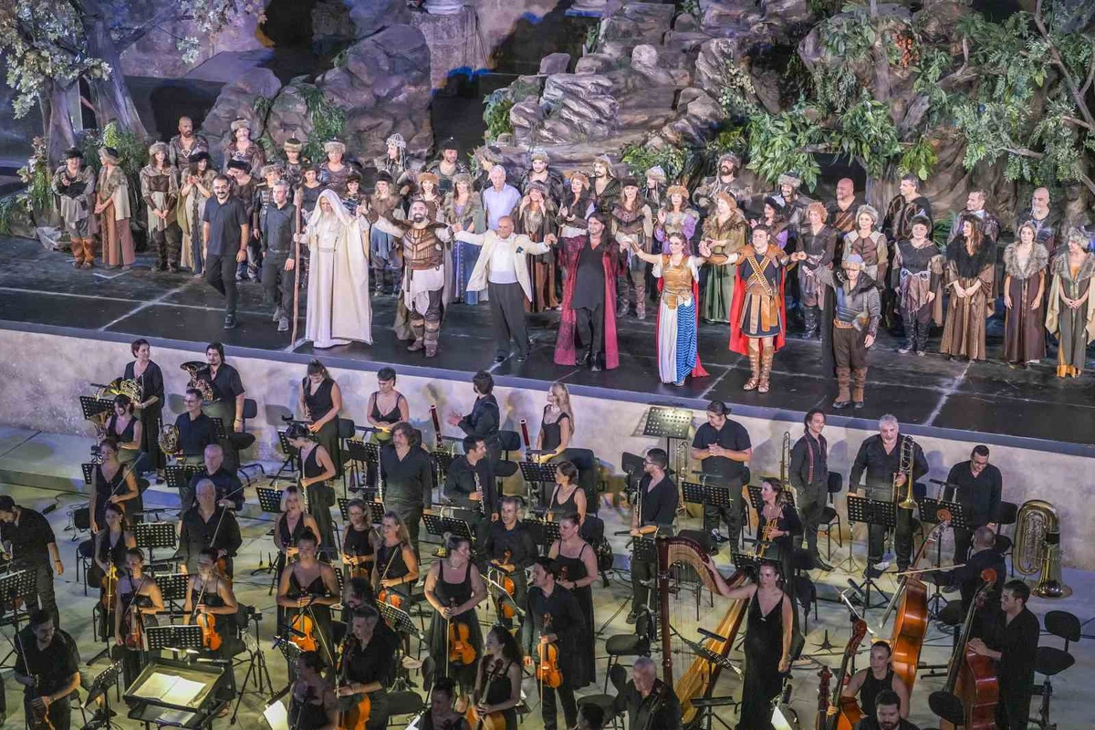 Aspendos Opera ve Bale Festivali, Verdi\'nin \'Attila\' operasıyla perdelerini açtı