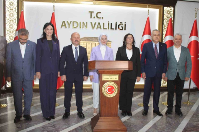 Bakan Göktaş Aydın'da valilik ve büyükşehir ziyaretlerini tamamladı