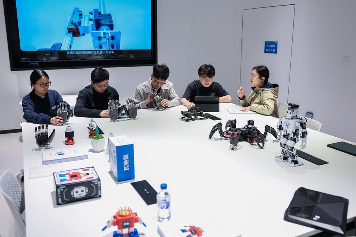 Jilin Üniversitesi ekibi biyonik robotlarda insan benzeri beceriyi hedefliyor