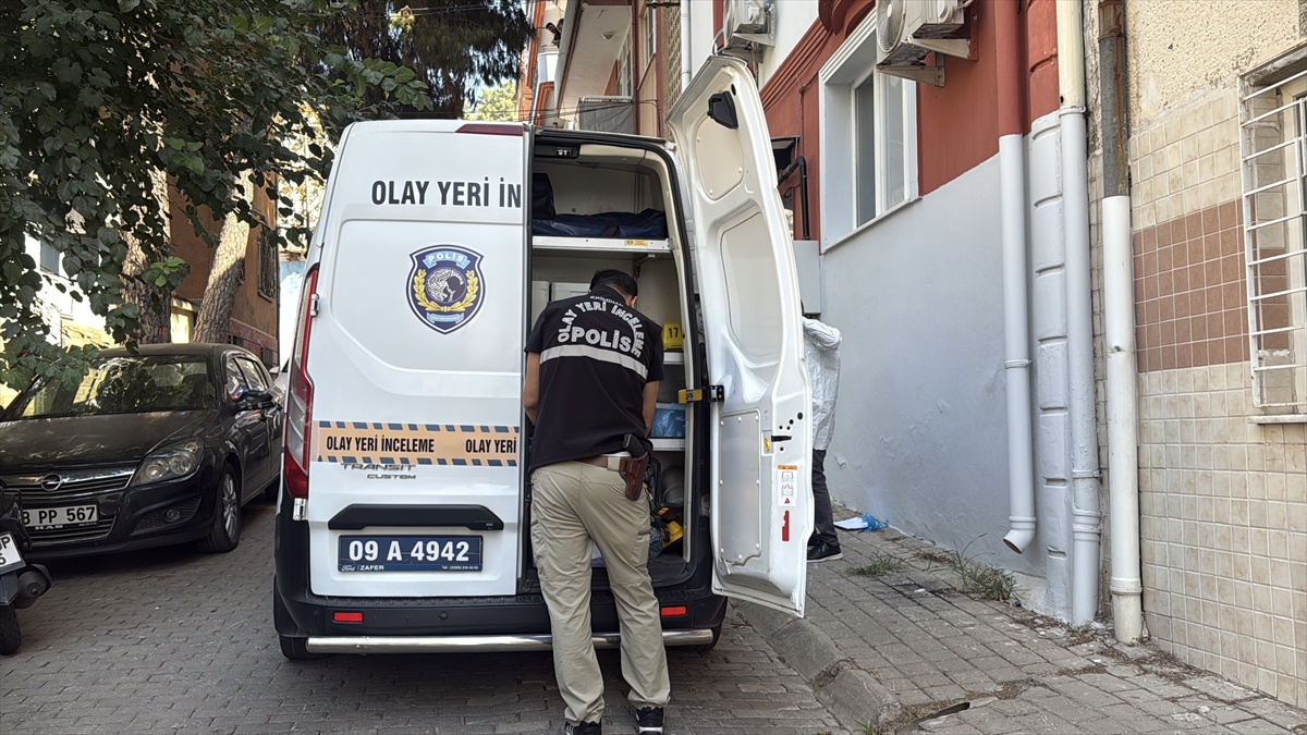 Aydın Efeler\'de 29 yaşındaki kadın evinde hareketsiz bulundu, hayatını kaybettiği belirlendi