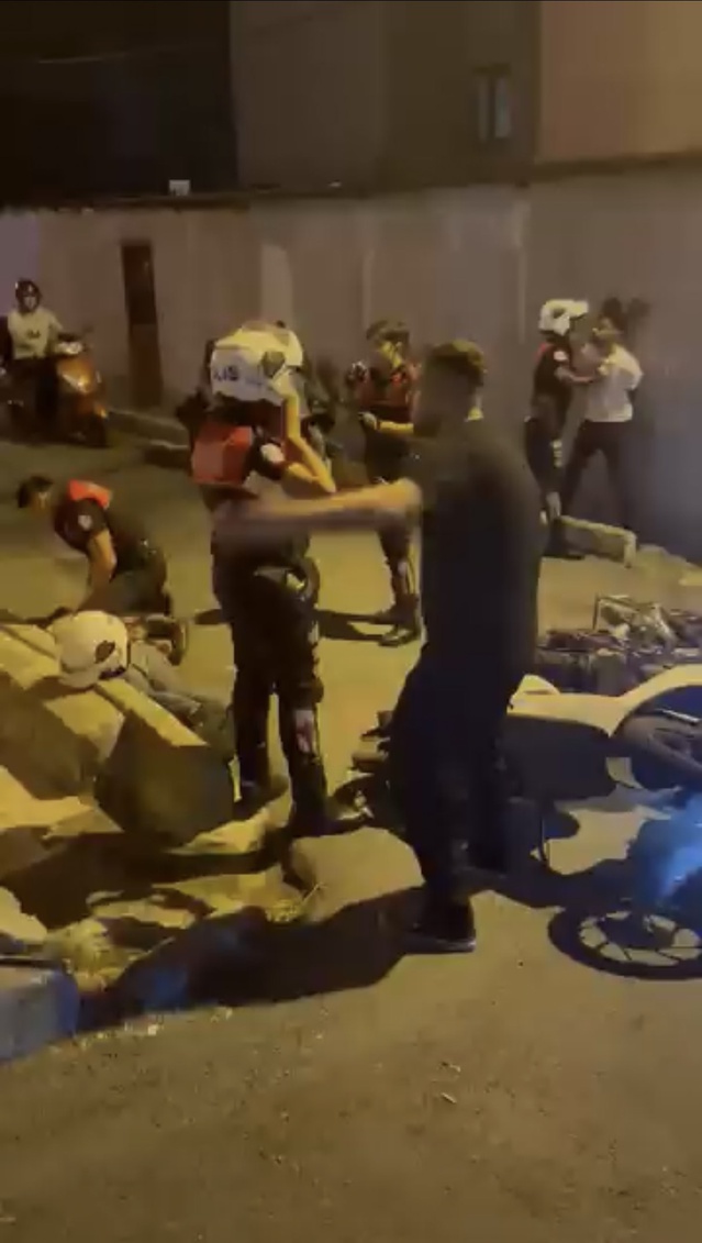 Beyoğlu'nda kaçan motosikletteki 2 kişi Şişli'de yakalandı, 4 gözaltı
