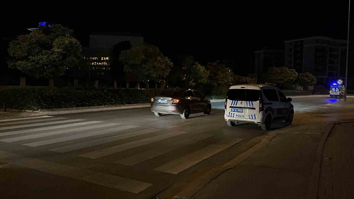 Konya\'da cadde kavgası bıçakla bitti, bir kişi yaralanıp hastaneye kaldırıldı