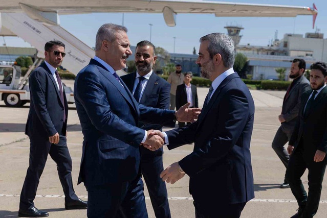 Dışişleri Bakanı Fidan Suriye'ye geldi, Şam'da mevkidaşı Şeybani karşıladı