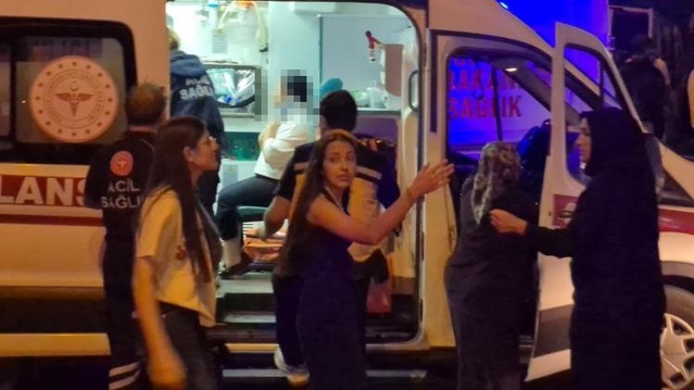 Düğünden dönenleri taşıyan minibüs kaza yaptı: 21 yaralı