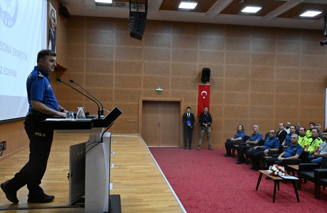 Edirne Emniyet Müdürlüğünde okul güvenliği için 2026-2027 tedbirleri görüşüldü
