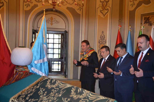 Söğüt'te 745. Yörük Şenlikleri son günü türbe ziyaretiyle başladı