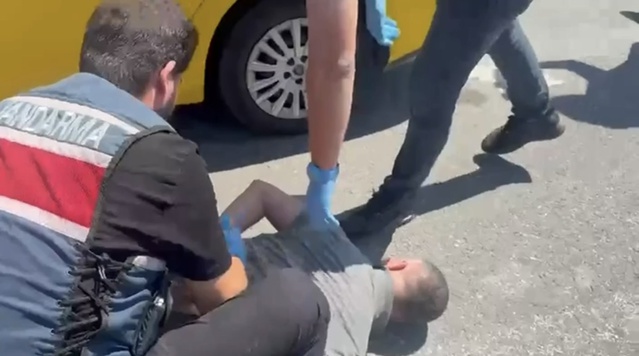 Eyüpsultan'da takside 108 tabanca ele geçirildi, 2 şüpheli tutuklandı