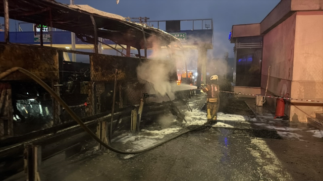 Eyüpsultan'da yolcu otobüsünde çıkan yangında 2 kişi öldü, 8 kişi yaralandı