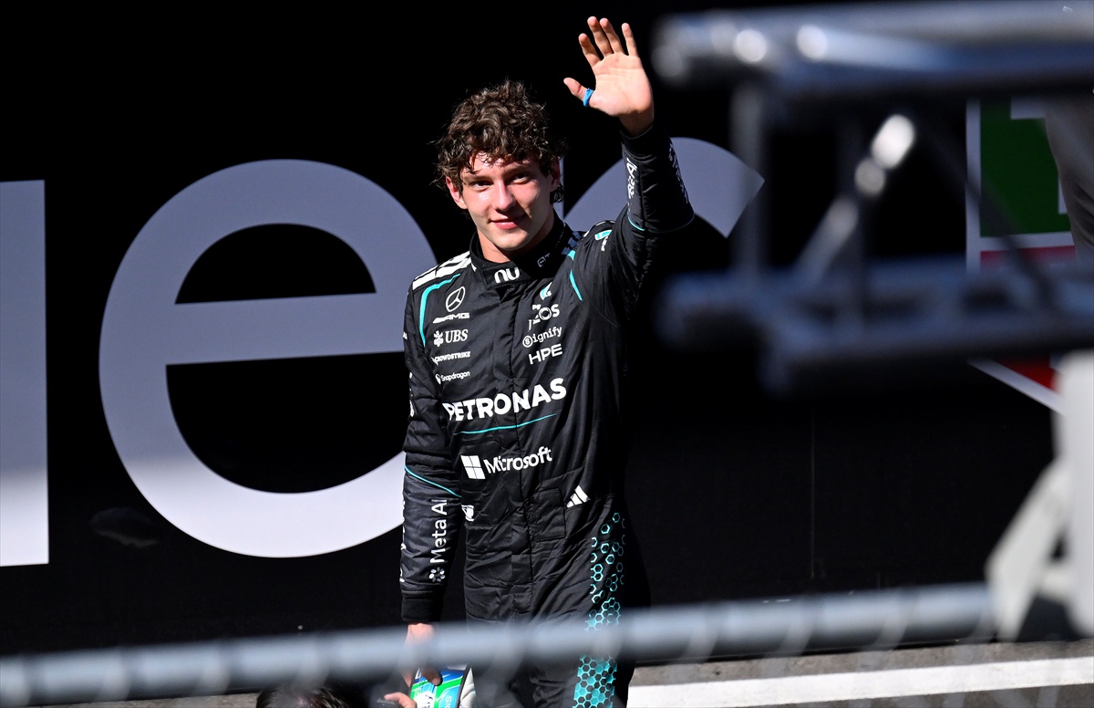 Madrid'deki İspanya Grand Prix'sini Mercedes pilotu Antonelli kazandı