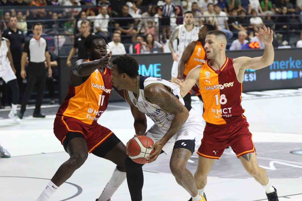 Çayırova Belediyesi hazırlık maçında Galatasaray\'a 80-75 yenildi