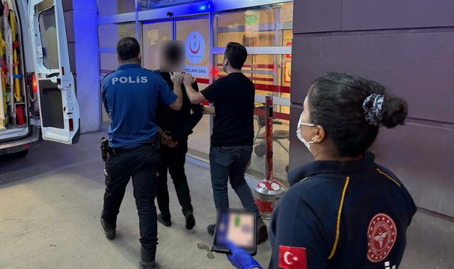 Adıyaman'da iki kardeş arasındaki bıçaklı kavgada 2 kişi yaralandı