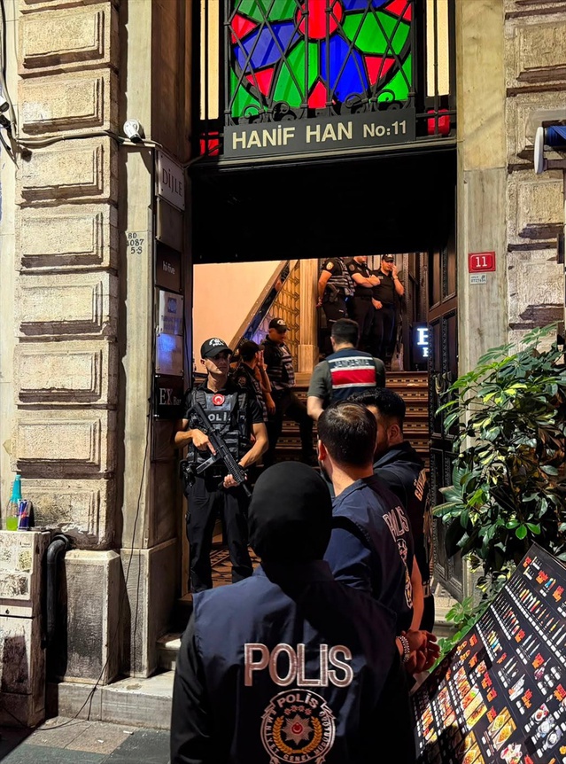 İstanbul merkezli "Ailem Güvende" operasyonunda 26 şüpheli gözaltına alındı