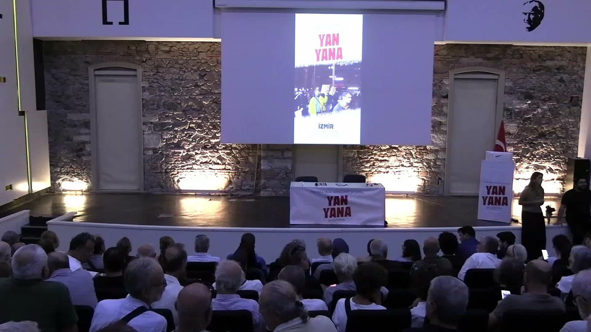 İzmir\'de "Yan Yana" buluşması, ortak muhalefet çağrısıyla toplandı