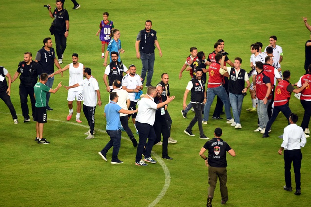 Karşıyaka derbide Altay'la 1-1 berabere kaldı, iki haftada galibiyet yok