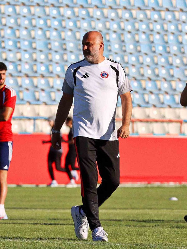 Kırıkkale FK, teknik direktör Engin Çalışır ile karşılıklı anlaşarak yollarını ayırdı
