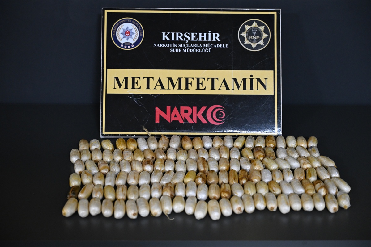 Kırşehir\'de midesinden 1 kilo 159 gram uyuşturucu çıkan zanlı tutuklandı