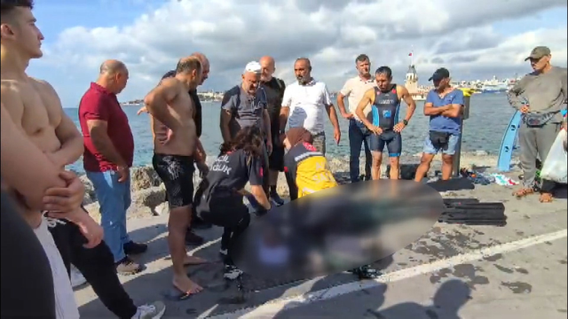 Kız Kulesi sahilinde can pazarı! Dalgıç son anda kurtarıldı