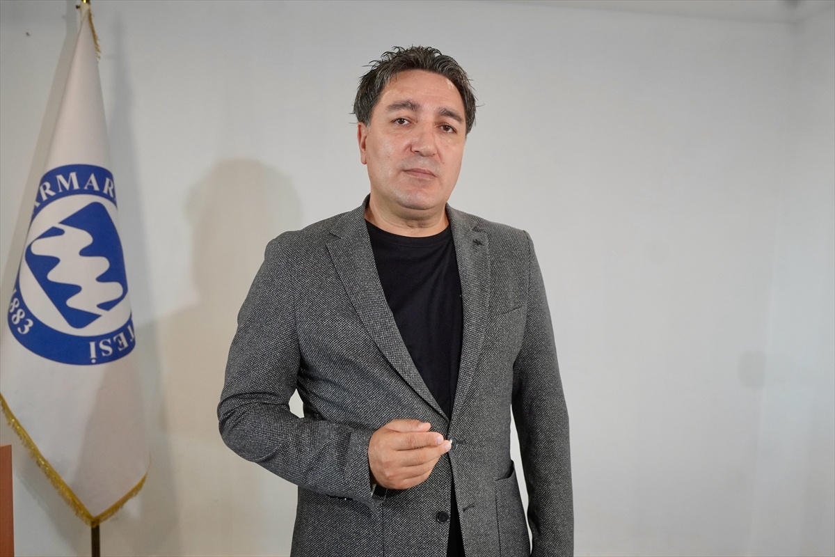 Prof. Dr. Işıklı, çocukların cinsiyet kimliği krizi riskine karşı ebeveynleri uyardı