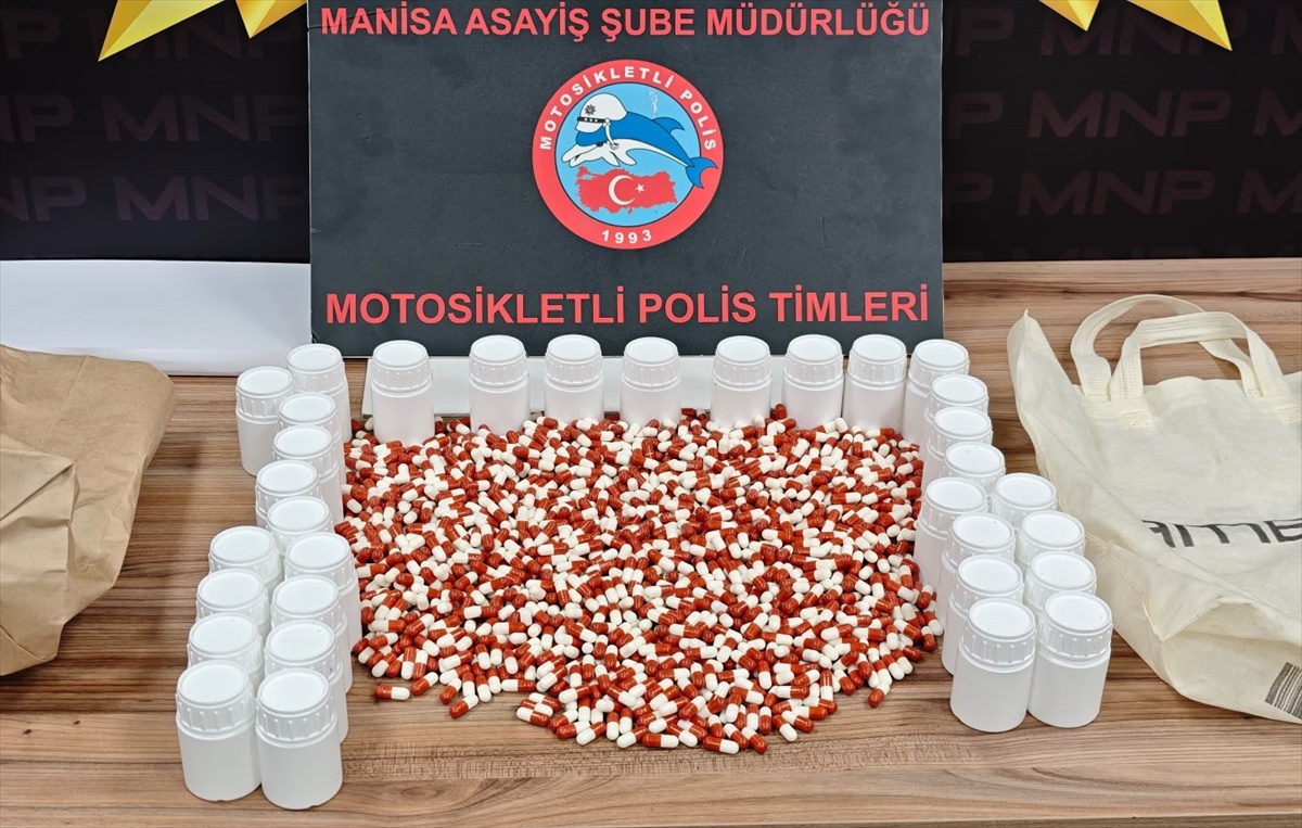Manisa Şehzadeler'de motosiklette 1600 uyuşturucu hap ele geçirildi, şüpheli gözaltına alındı