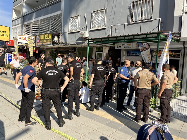 Mersin Tarsus'ta eşini öldüren kişi aynı silahla intihar etti