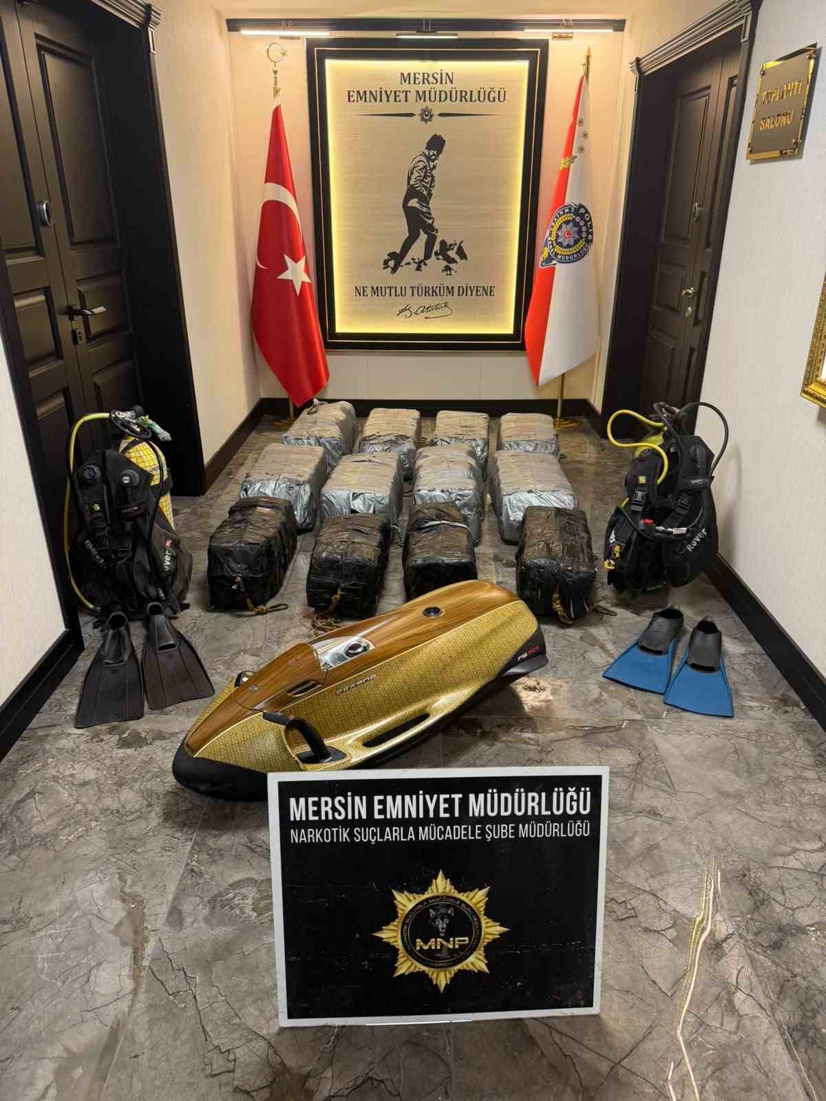 Mersin Limanı\'nda gemide 350 kg kokain ele geçirildi, 9 şüpheli hakkında işlem başlatıldı