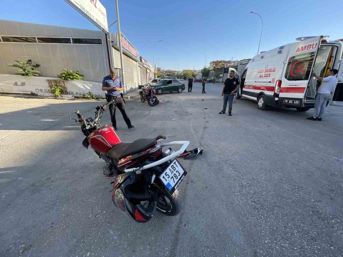Karaman\'da iki motosiklet çarpıştı, biri ağır 3 kişi yaralandı