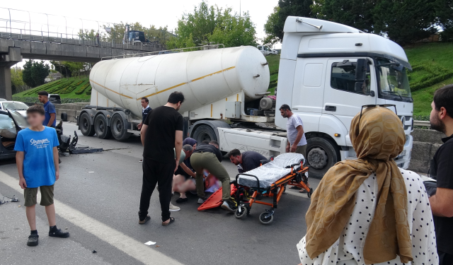 İstanbul'da korkunç kaza! Lüks otomobil hurdaya döndü, sürücü ağır yaralı